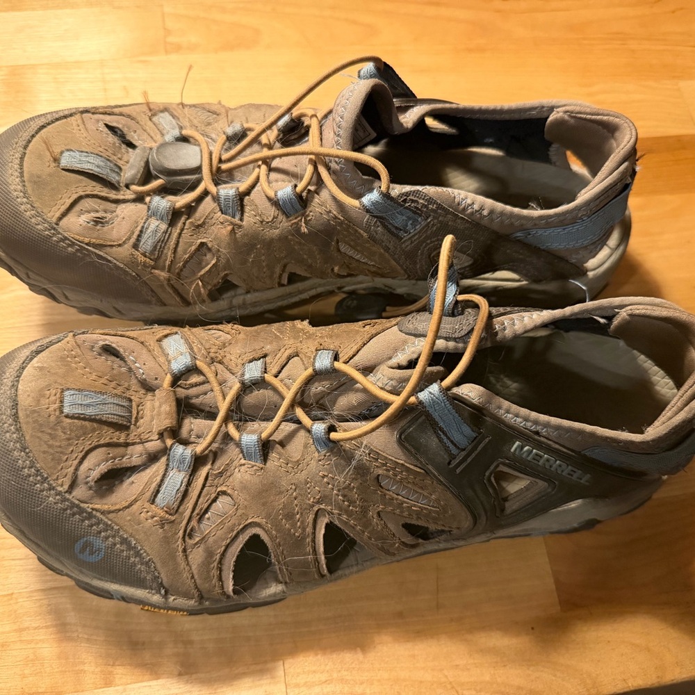 Merrell Women’s Tan and Blue Outdoor Sandals
